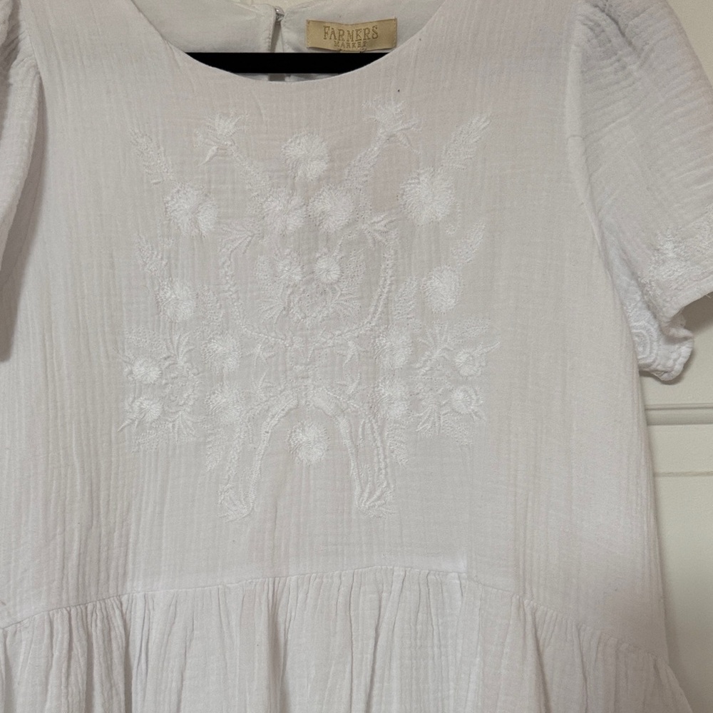 Chic White Floral Women's Blouse - Picture 2 of 4